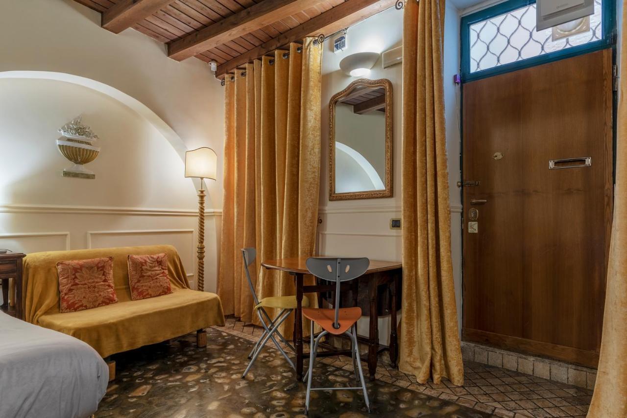 Piazza Navona Cozy And Central Studio Рим Екстер'єр фото