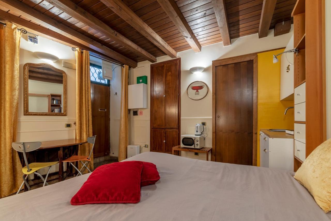 Piazza Navona Cozy And Central Studio Рим Екстер'єр фото